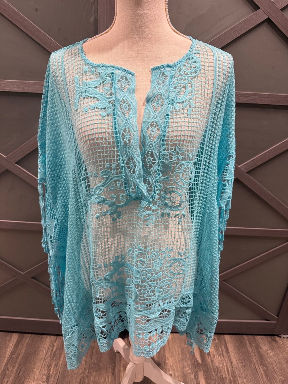 Chico’s women’s Turquoise Crochet Poncho